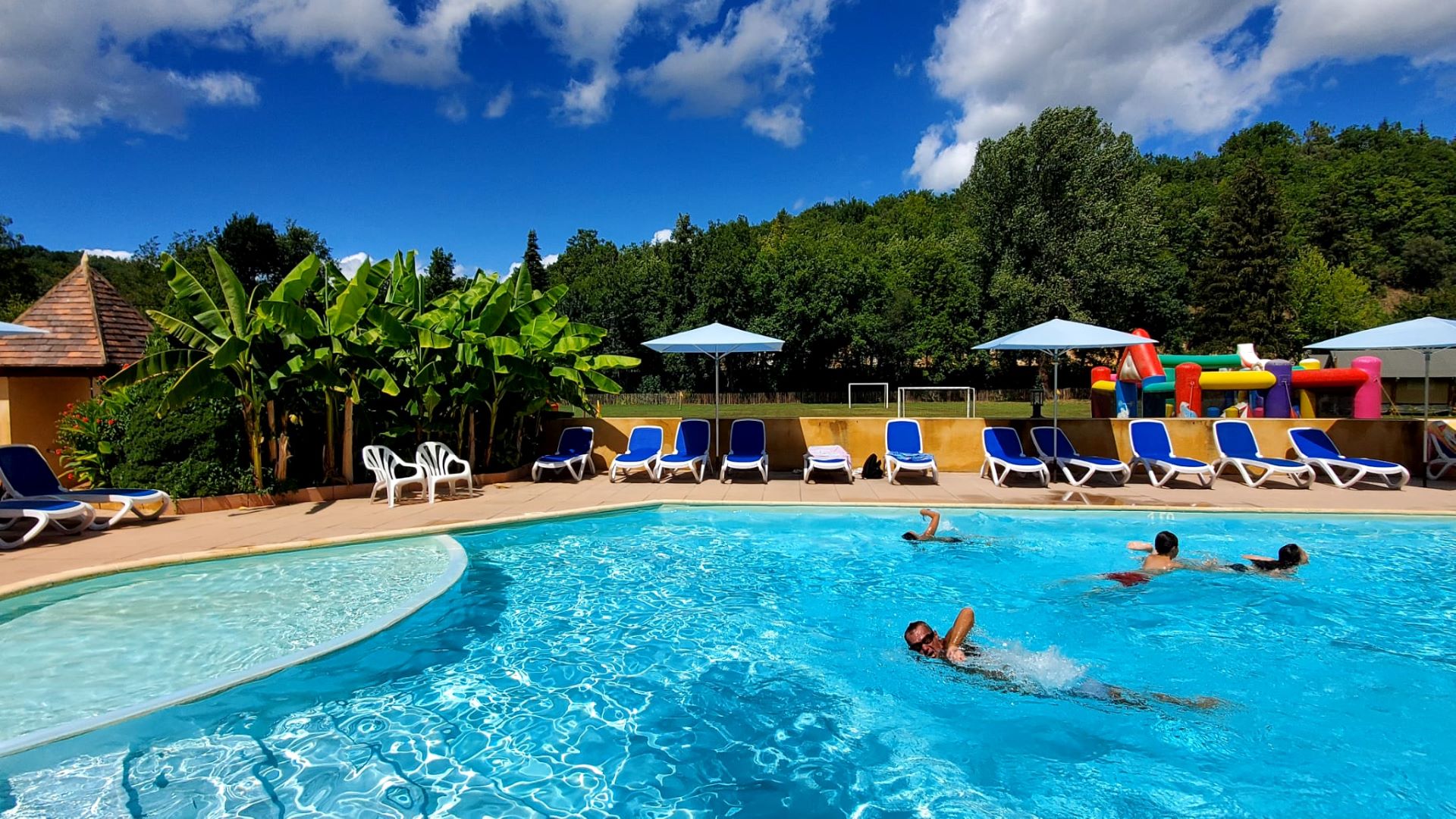 camping à Tamniès avec piscine