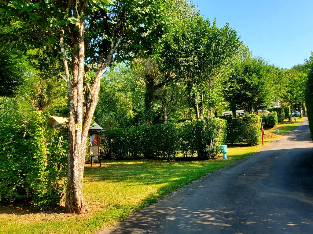 emplacement nu nature en dordogne